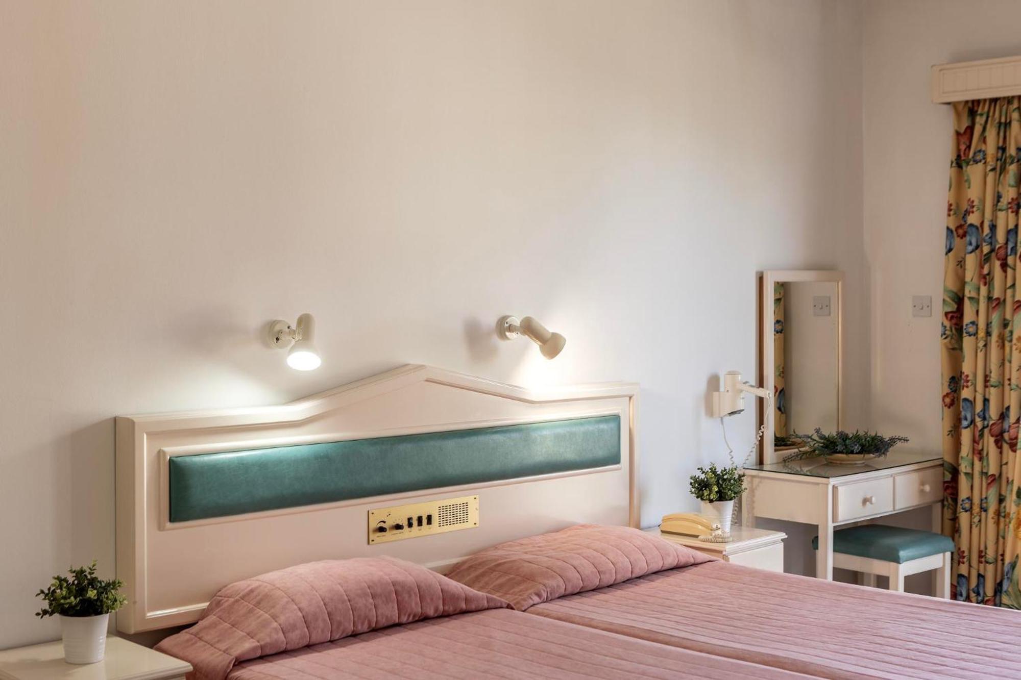 Seagull Hotel Apartments Protaras Room photo