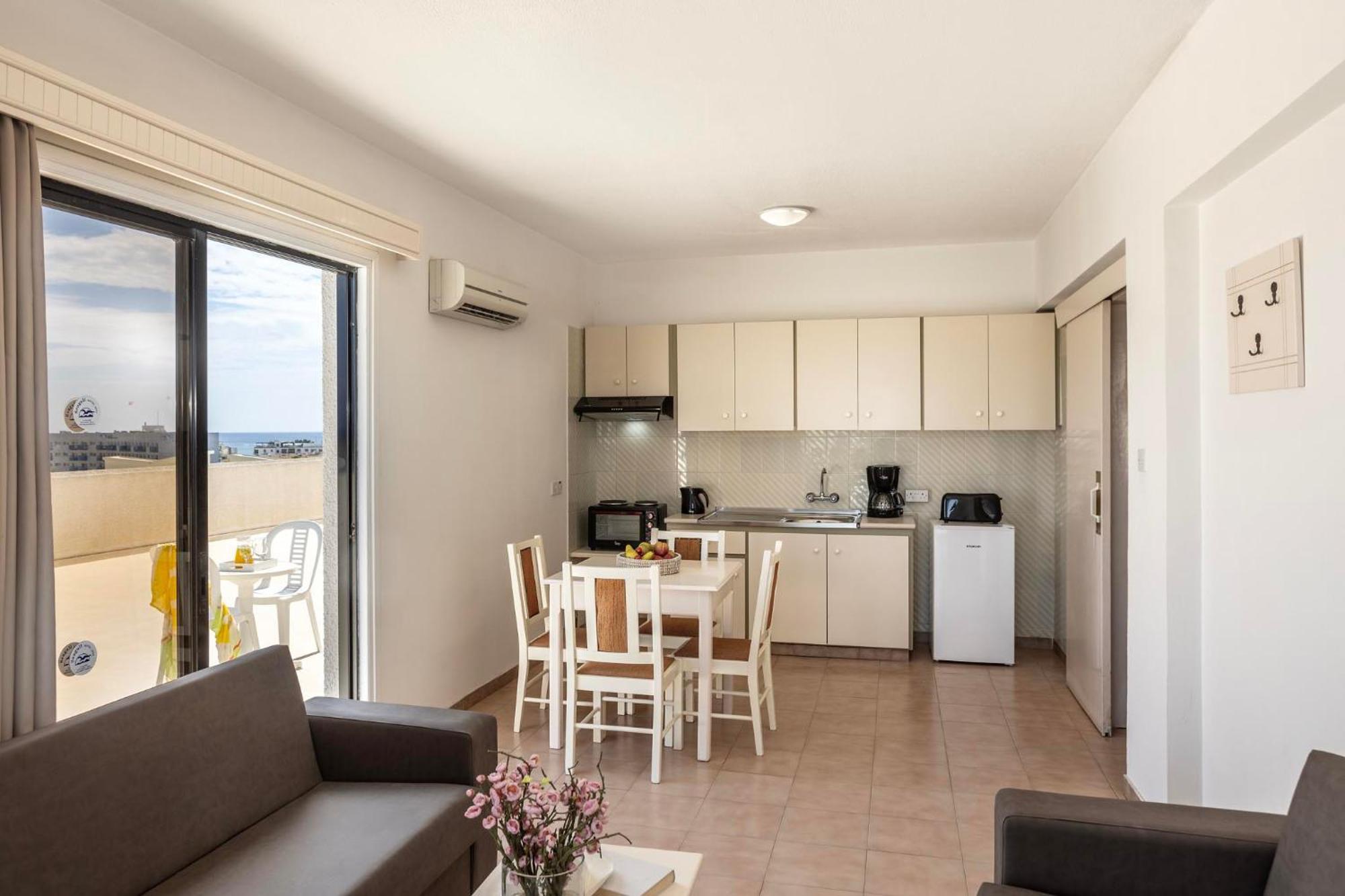 Seagull Hotel Apartments Protaras Room photo